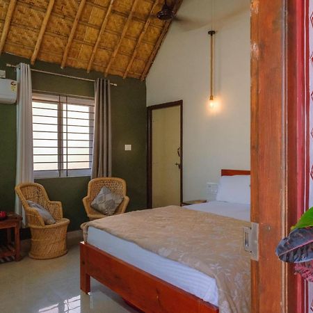 The Hideout Cottage And Restaurant Hampi Exteriör bild