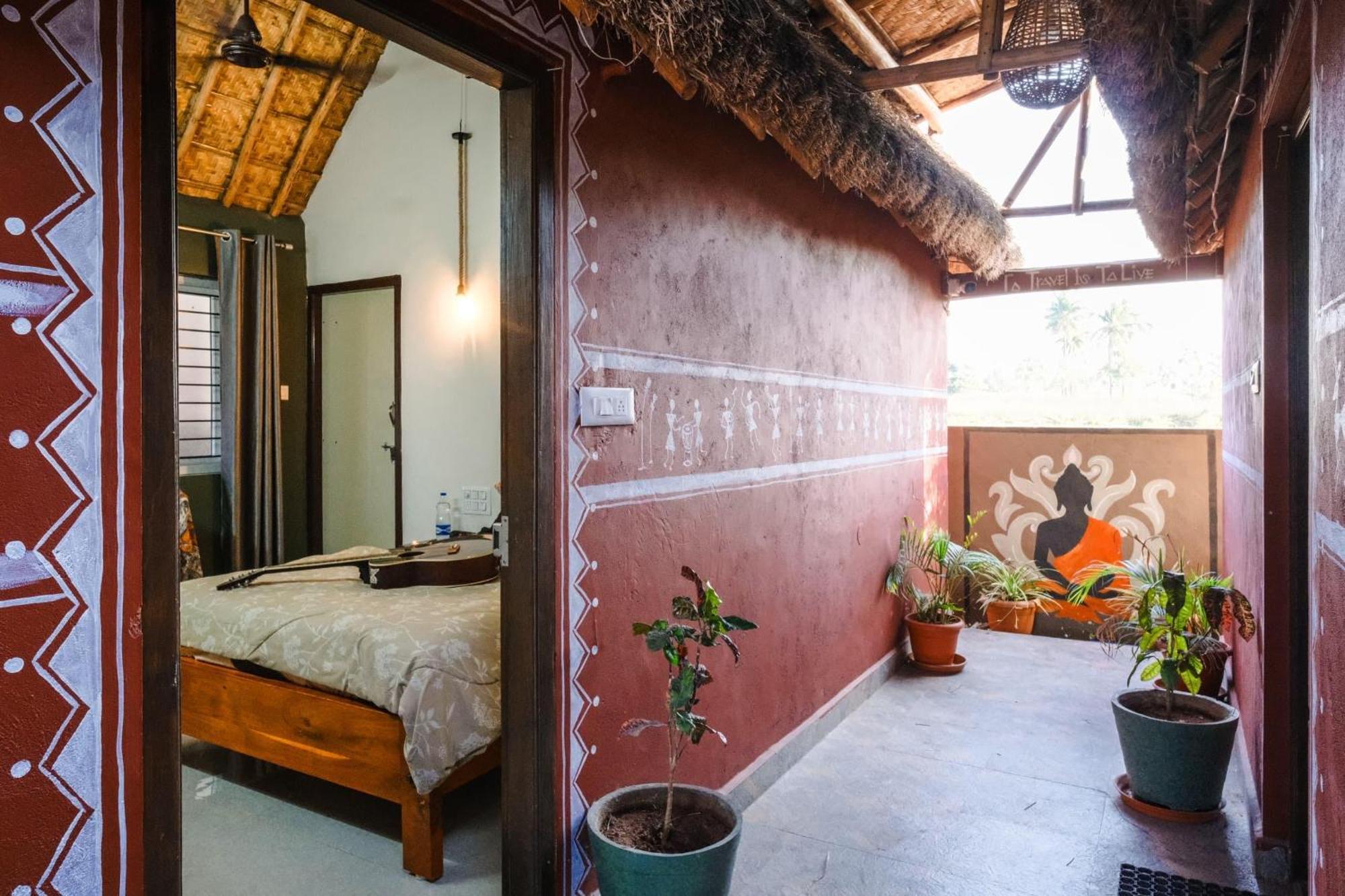 The Hideout Cottage And Restaurant Hampi Exteriör bild