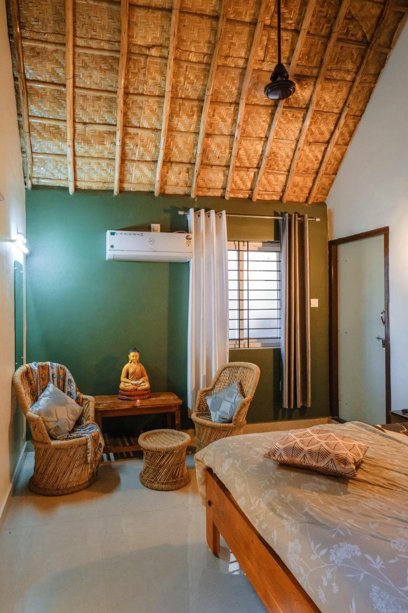 The Hideout Cottage And Restaurant Hampi Exteriör bild
