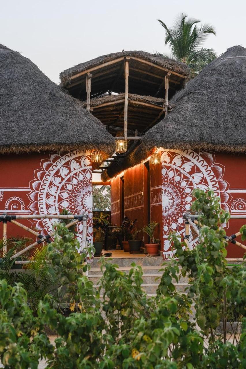The Hideout Cottage And Restaurant Hampi Exteriör bild