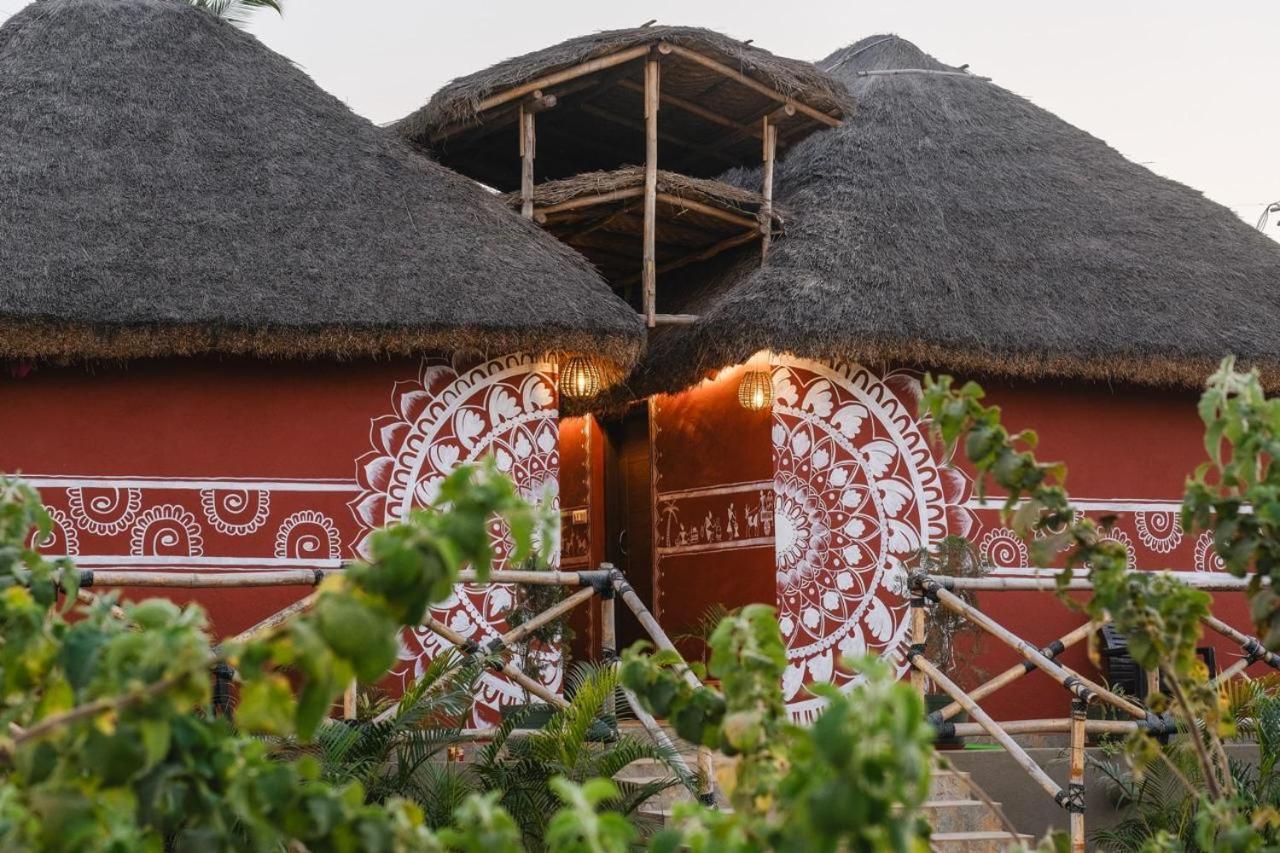 The Hideout Cottage And Restaurant Hampi Exteriör bild